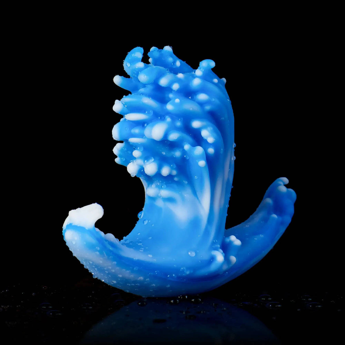 Oieffur Wave Fantasy Anal Plug, prostate stimulating anal toy with wave design, smooth silicone surface, suitable for adult anal pleasure.