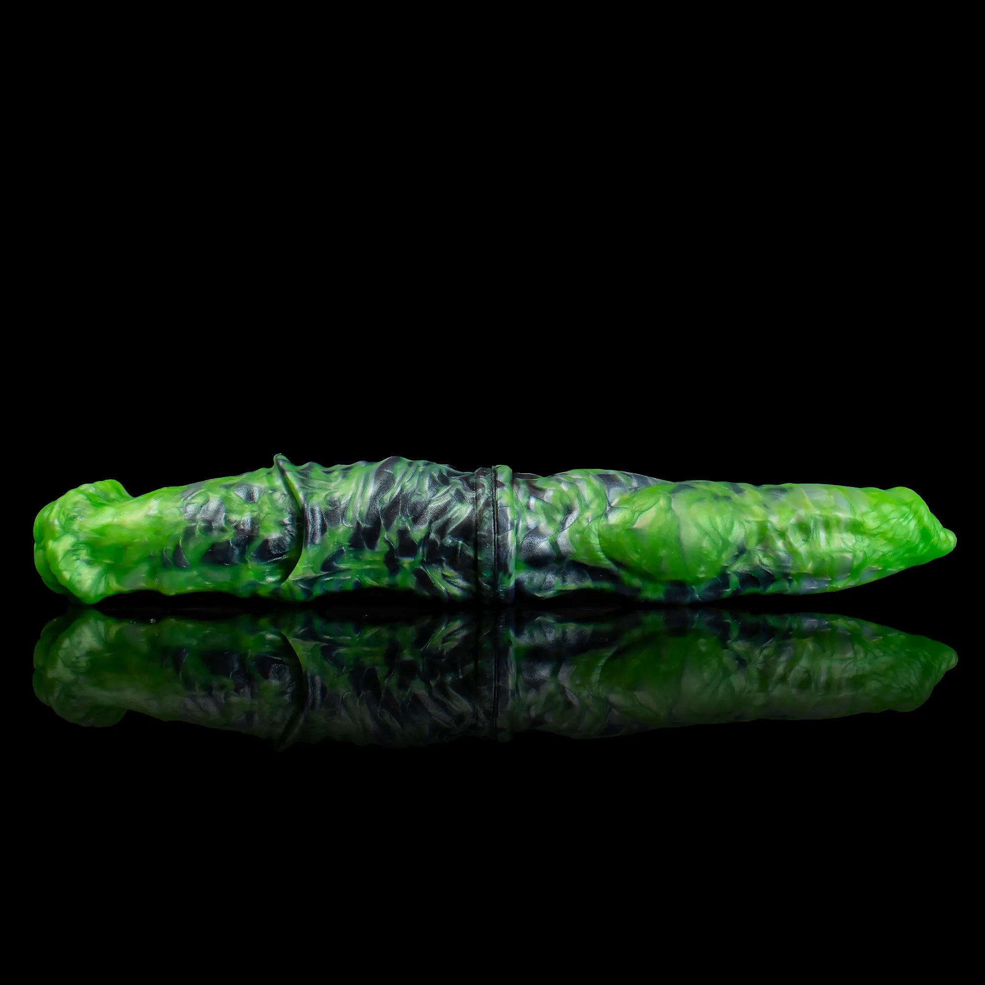 Dual Sensation Platinum silicone double-ended dildo with realistic horse and dog designs, from Oieffur fantasy dildos collection. 메인 이미지